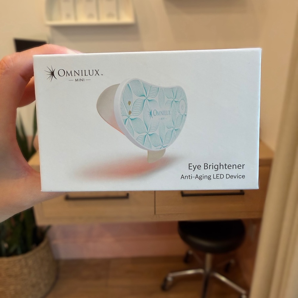 OMNILUX MINI EYE BRIGHTENER / NWOT